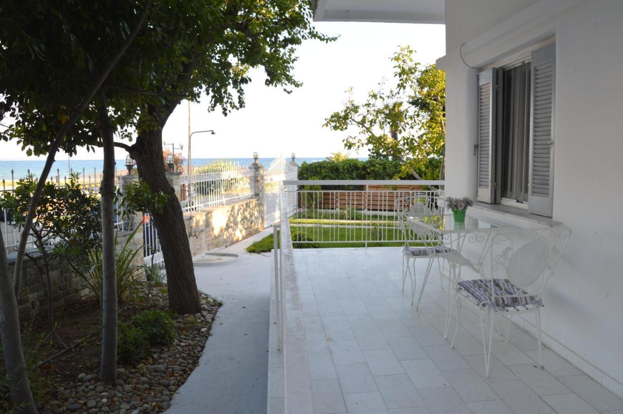 Antony Apartments Nea Plagia Extérieur photo